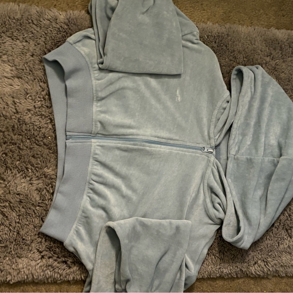 PrettyLittleThing Gray Crop Top